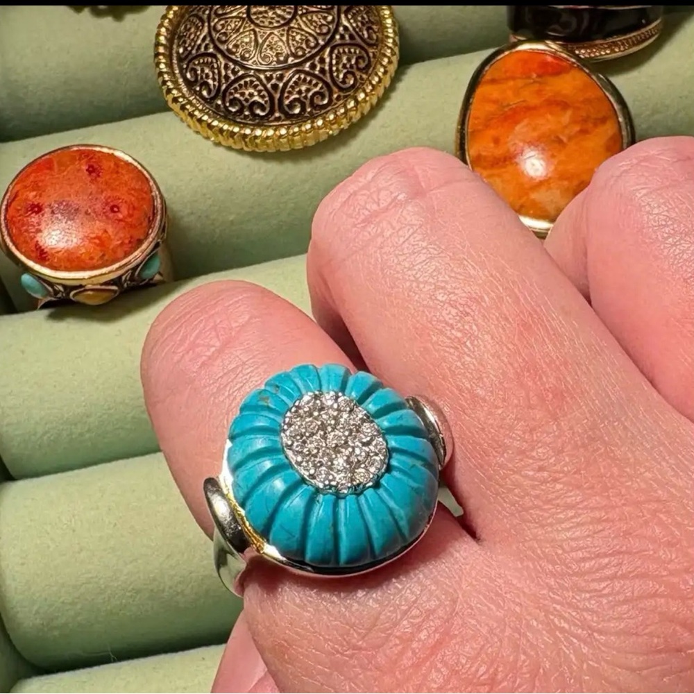 Turquoise Ring w/ Sparkling Center - Sz 7 - 925 sterling.
